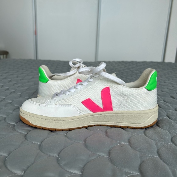 VEJA Sneakers V-12 Pink/Green on White - Size US 7 - Euro 38 - Picture 11 of 11